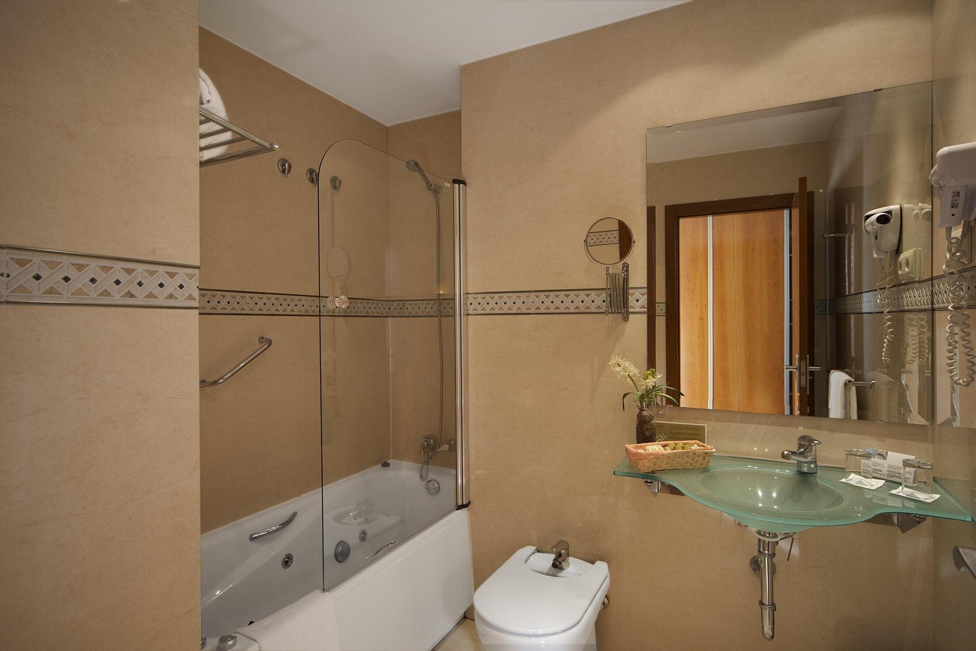 Exe Zarzuela Park Hotel Madrid Exterior photo