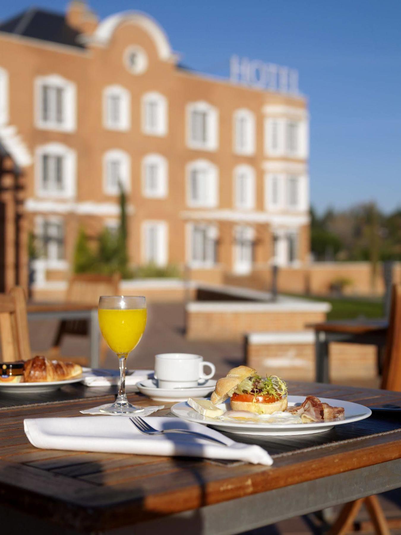 Exe Zarzuela Park Hotel Madrid Exterior photo