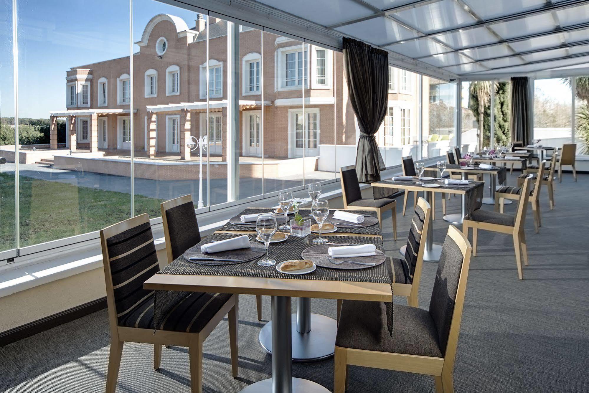 Exe Zarzuela Park Hotel Madrid Exterior photo