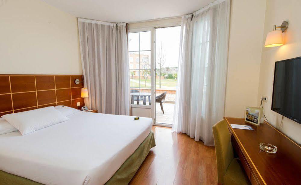 Exe Zarzuela Park Hotel Madrid Exterior photo